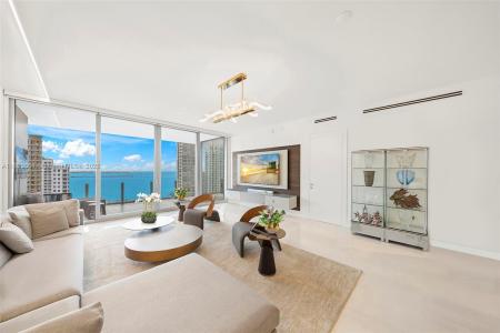 300 Biscayne Blvd Way 2703, Miami, Florida 33131, USA