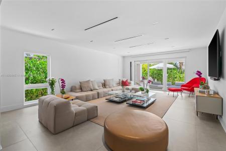 9033 Emerson Ave, Surfside, Florida 33154, USA