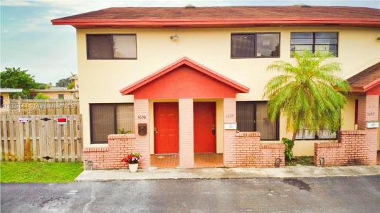 1654 NE 151st St, Miami, Florida 33162, USA