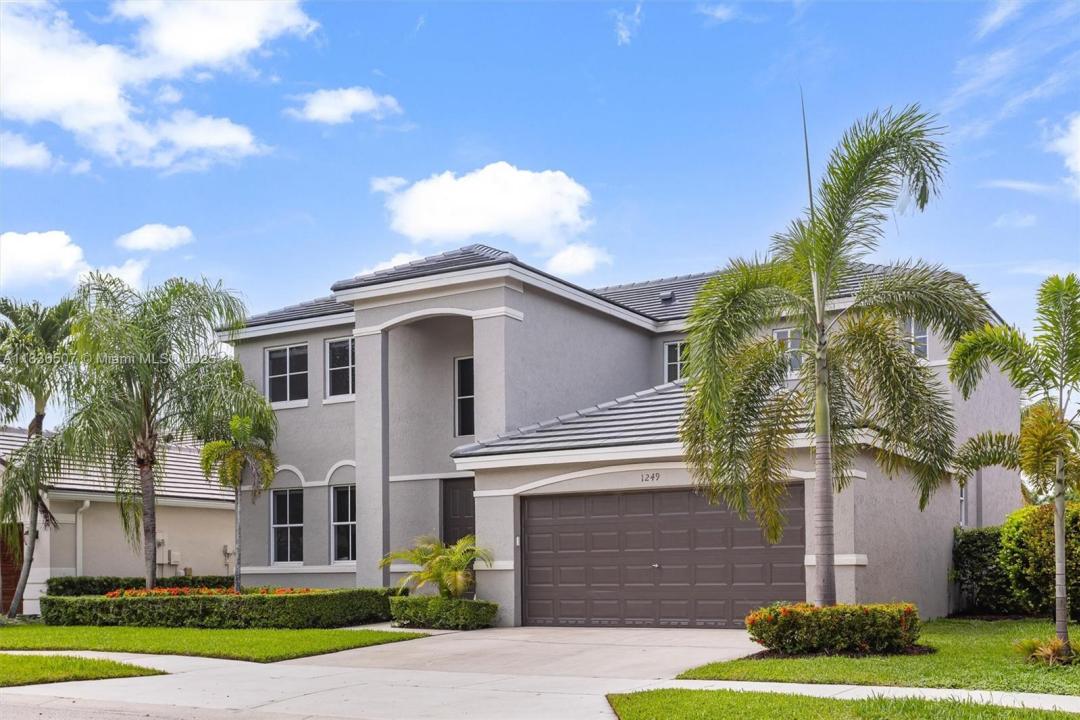 1249 Chenille Cir, Weston, Florida 33327