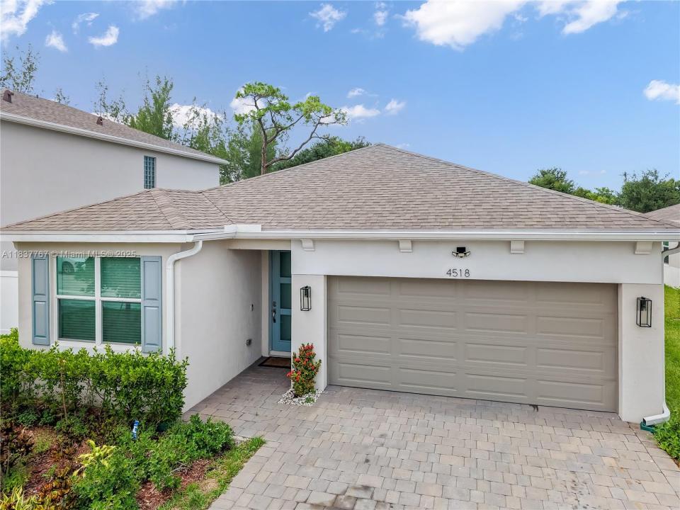 4518 Catalina Way, Green Acres, Florida 33463