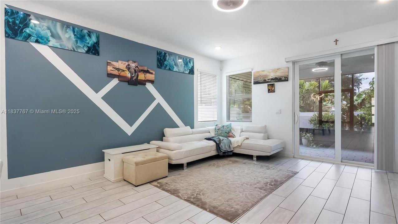 4518 Catalina Way, Green Acres, Florida 33463