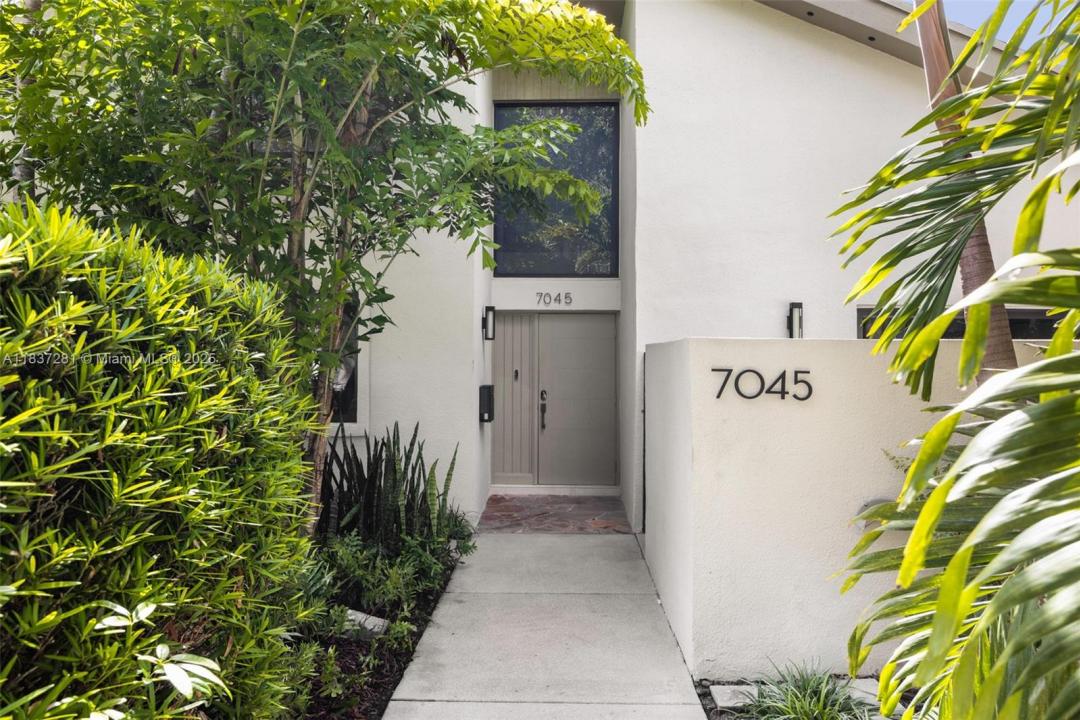 7045 SW 67th Ave 40, South Miami, Florida 33143, Amerika Birleşik Devletleri
