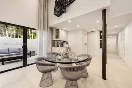 7045 SW 67th Ave 40, South Miami, Florida 33143, USA
