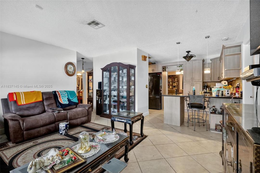 480 NE 109th St, Miami, Florida 33161