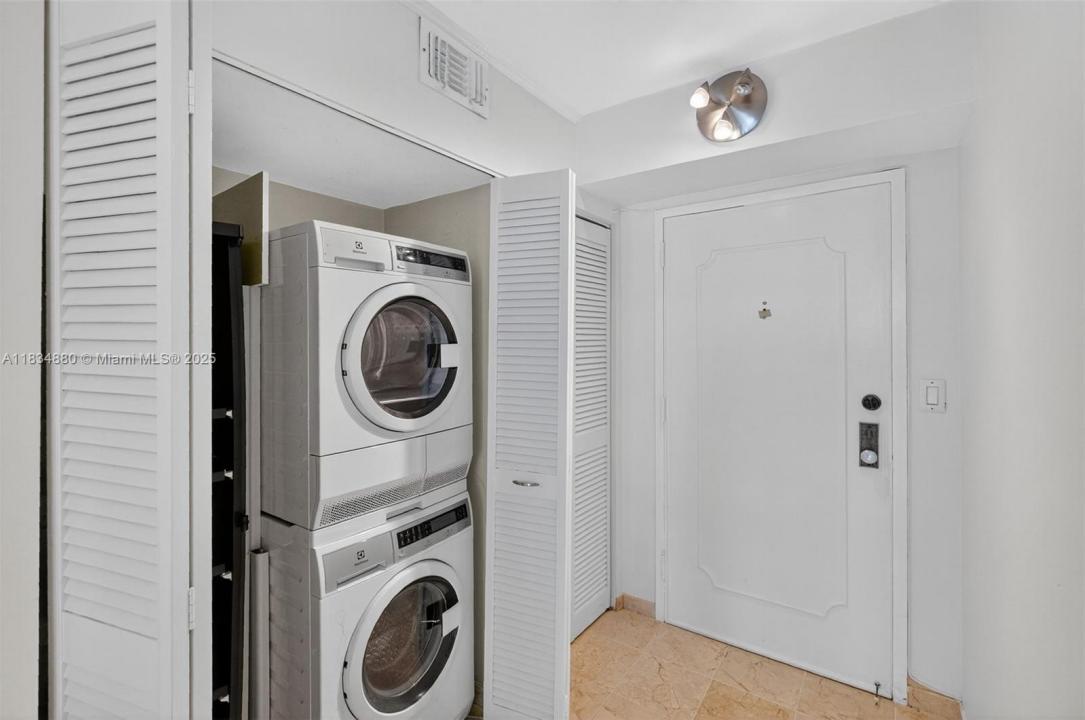 2401 Collins Ave 1703, Miami Beach, Floride 33140, États-Unis