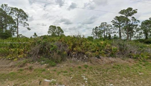 1247 Antonio Street E, Lehigh Acres, Florida 33974, USA