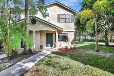 484 Westree Ln, Plantation, Florida 33324, USA