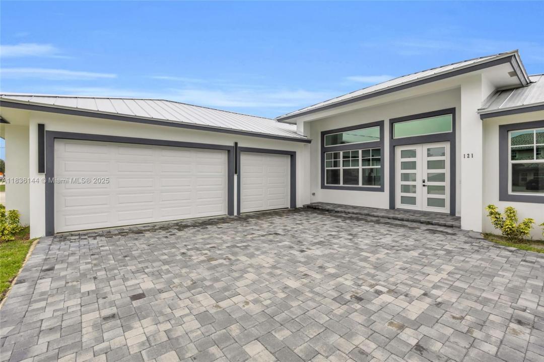 121 SW Sea Lion Rd, Port St. Lucie, Florida 34953