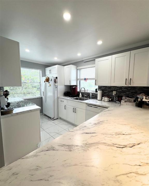 3776 Inverrary Blvd 301R, Lauderhill, Флорида 33319, Соединенные Штаты