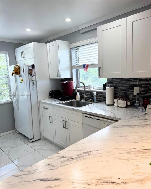 3776 Inverrary Blvd 301R, Lauderhill, Флорида 33319, Соединенные Штаты