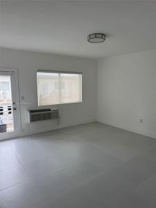 320 85th St 24, Miami Beach, Florida 33141, USA
