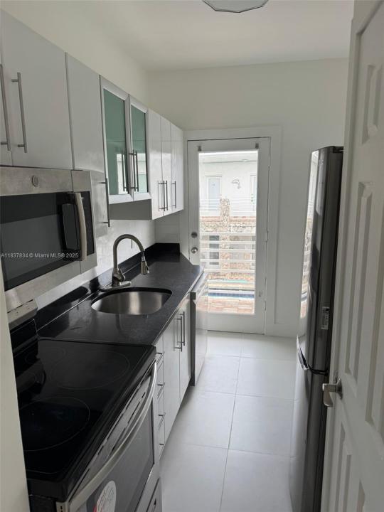 320 85th St 24, Miami Beach, فلوريدا 33141, الولايات المتحدة