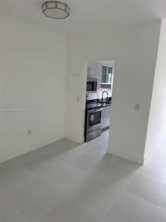 320 85th St 24, Miami Beach, فلوريدا 33141, الولايات المتحدة