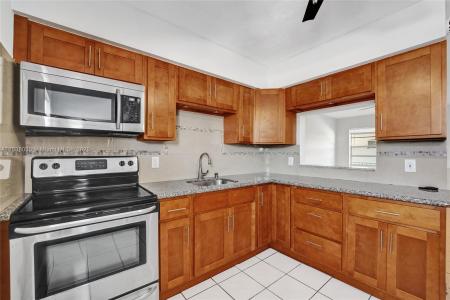 7401 Pines Blvd 210, Pembroke Pines, Florida 33024, USA