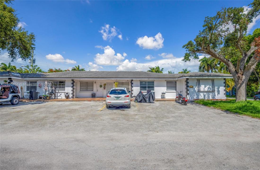 213 SE Park St, Dania Beach, Флорида 33004, Соединенные Штаты