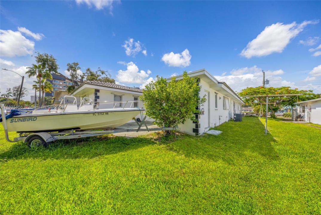 213 SE Park St, Dania Beach, Флорида 33004, Соединенные Штаты