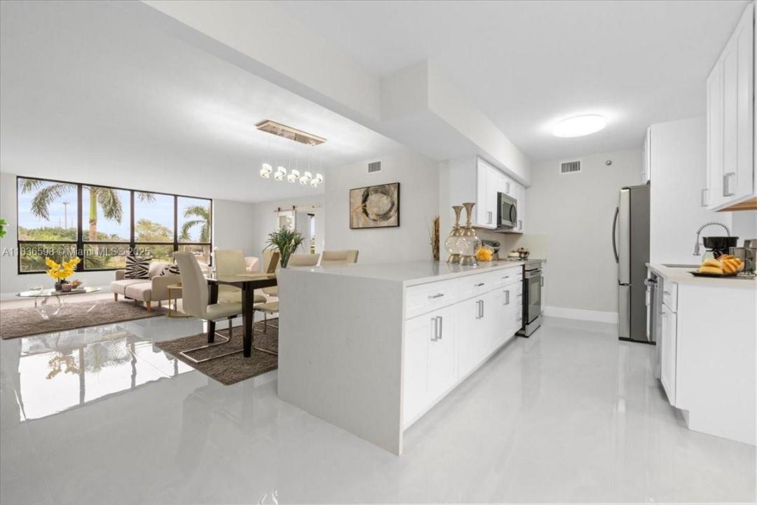 7153 Promenade Dr 302, Boca Raton, Florida 33433, USA
