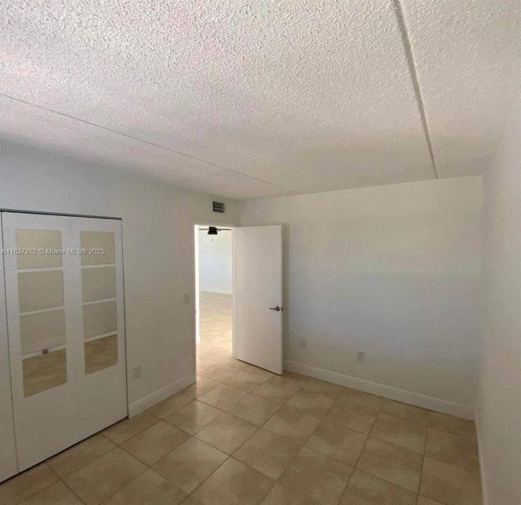 6155 NW 186th St 212, Hialeah, Florida 33015, HOA KỲ