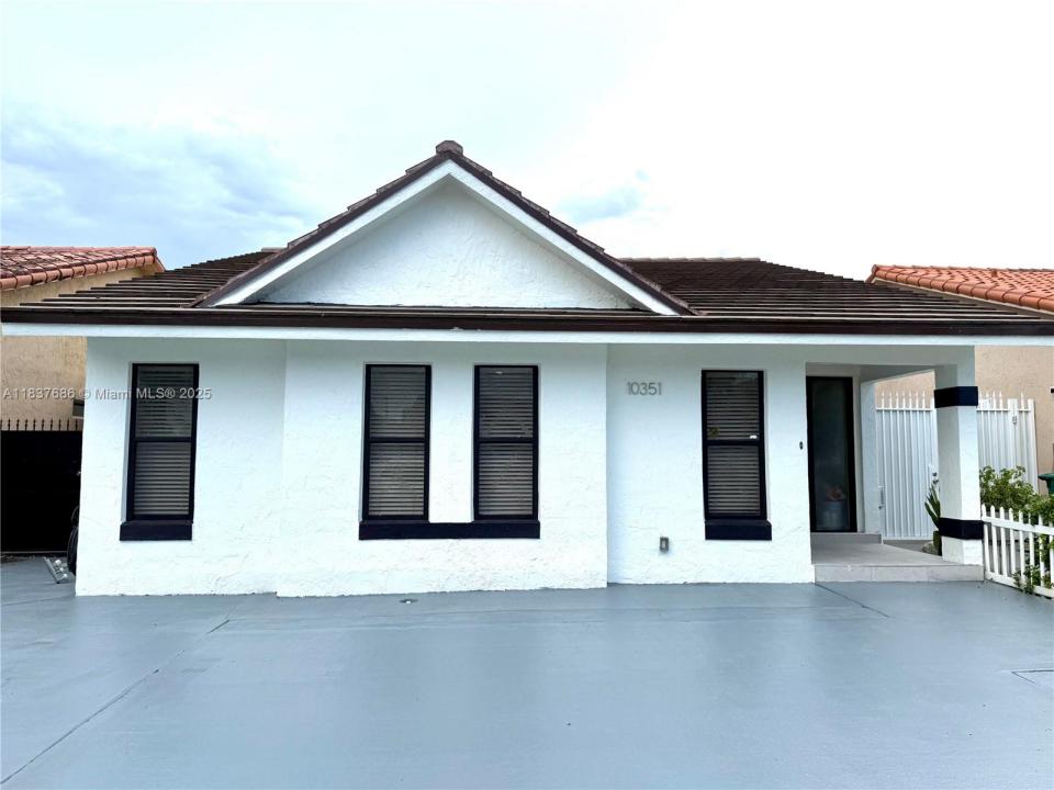 10351 NW 127th St, Hialeah Gardens, Flórida 33018, Estados Unidos