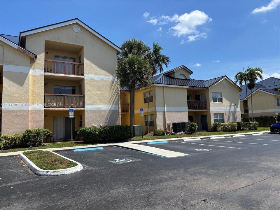 7640 Westwood Dr 406, Tamarac, 佛羅里達州 33321, 美國