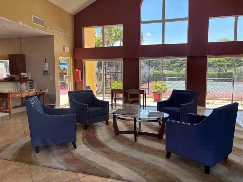7640 Westwood Dr 406, Tamarac, 佛羅里達州 33321, 美國