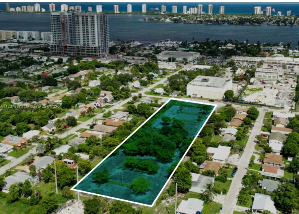 3551 Avenue, Riviera Beach, Florida 33404, USA
