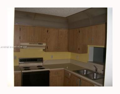 7921 Southgate Blvd D5, North Lauderdale, Florida 33068, USA