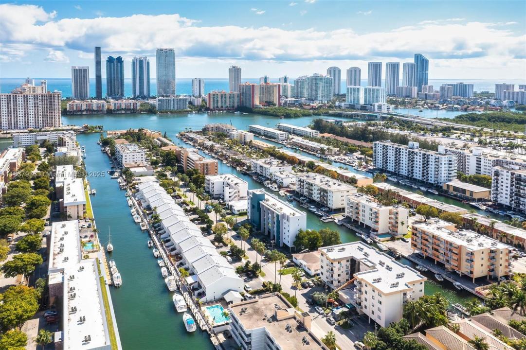 3626 NE 168th St 305, North Miami Beach, 플로리다 33160, 미국