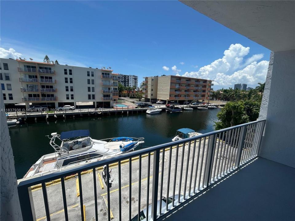 3626 NE 168th St 305, North Miami Beach, 플로리다 33160, 미국