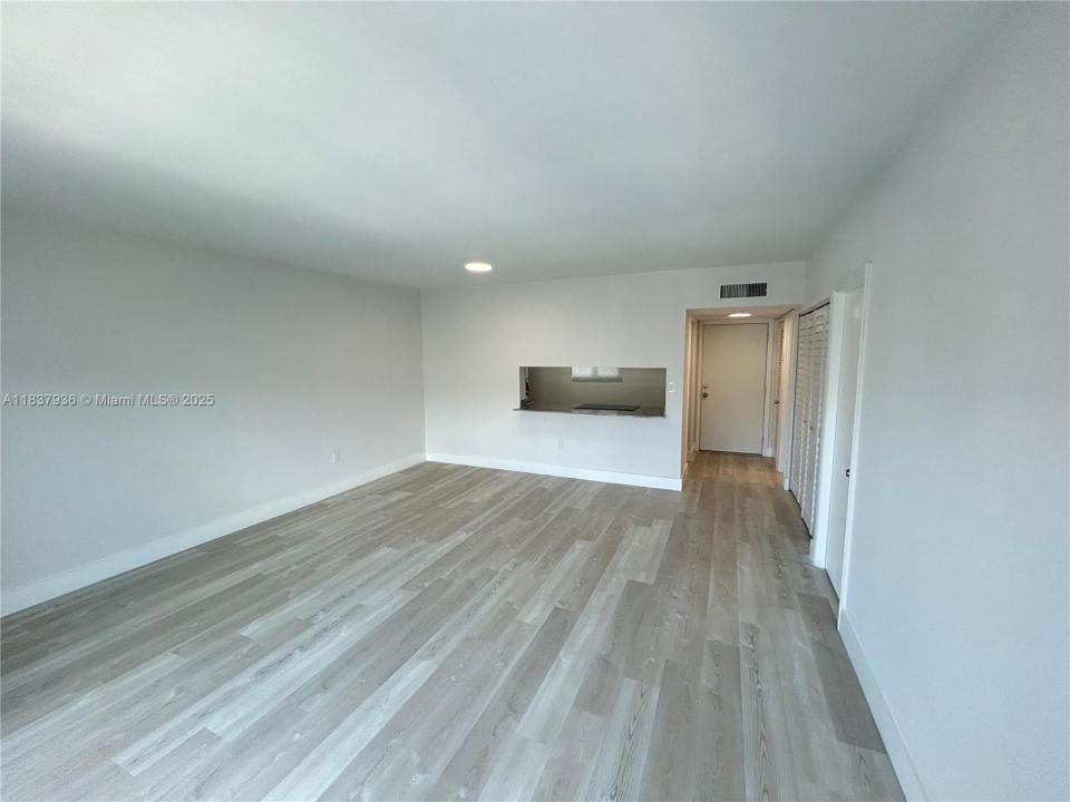 3626 NE 168th St 305, North Miami Beach, 플로리다 33160, 미국