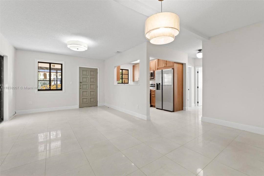 2440 SW 3rd St, Miami, Flórida 33135, Estados Unidos