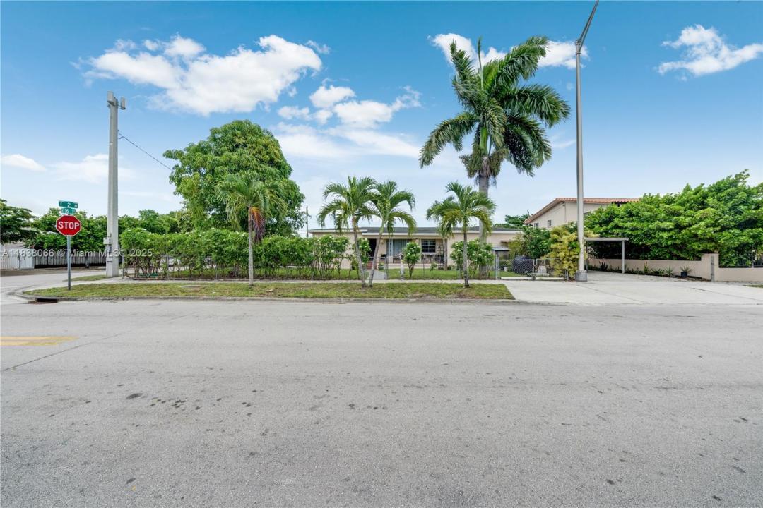 190 E 16th St, Hialeah, Florida 33010, USA