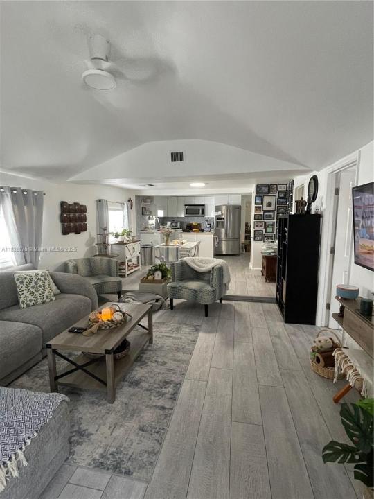 291 NW 95th St, Miami, فلوريدا 33150, الولايات المتحدة