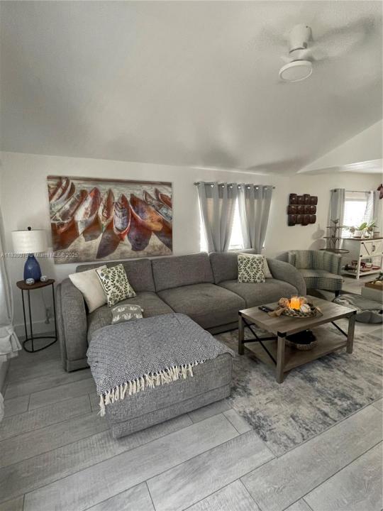 291 NW 95th St, Miami, فلوريدا 33150, الولايات المتحدة