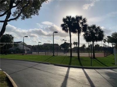 16171 Blatt Blvd 413, Weston, Florida 33326, USA