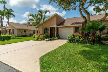 8318 Springtree Rd, Boca Raton, Florida 33496, USA