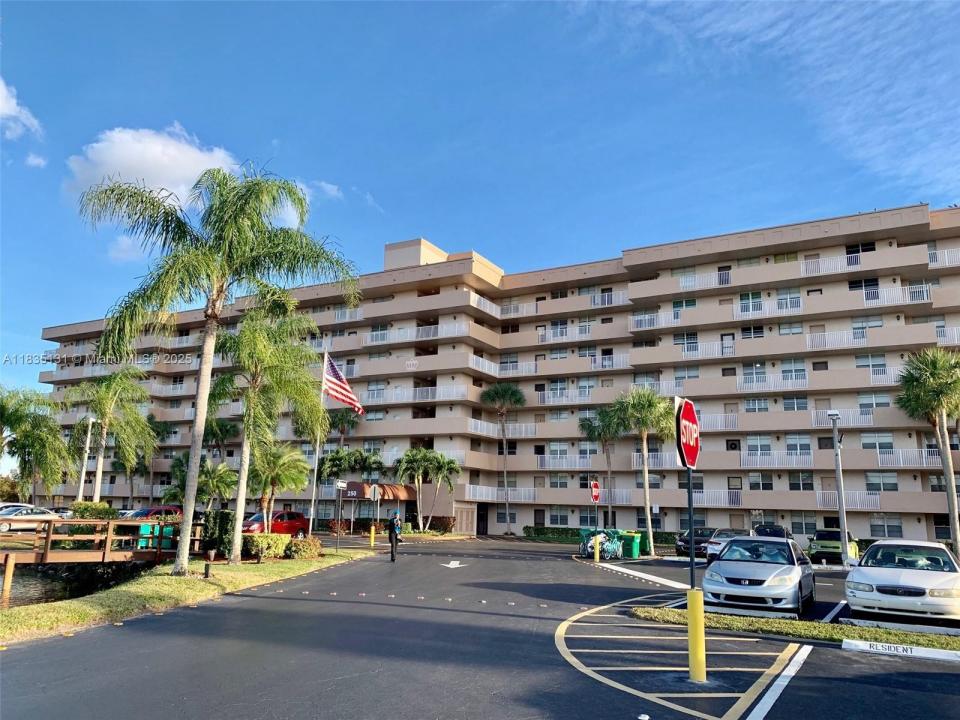 250 Jacaranda Dr 507, Plantation, Florida 33324