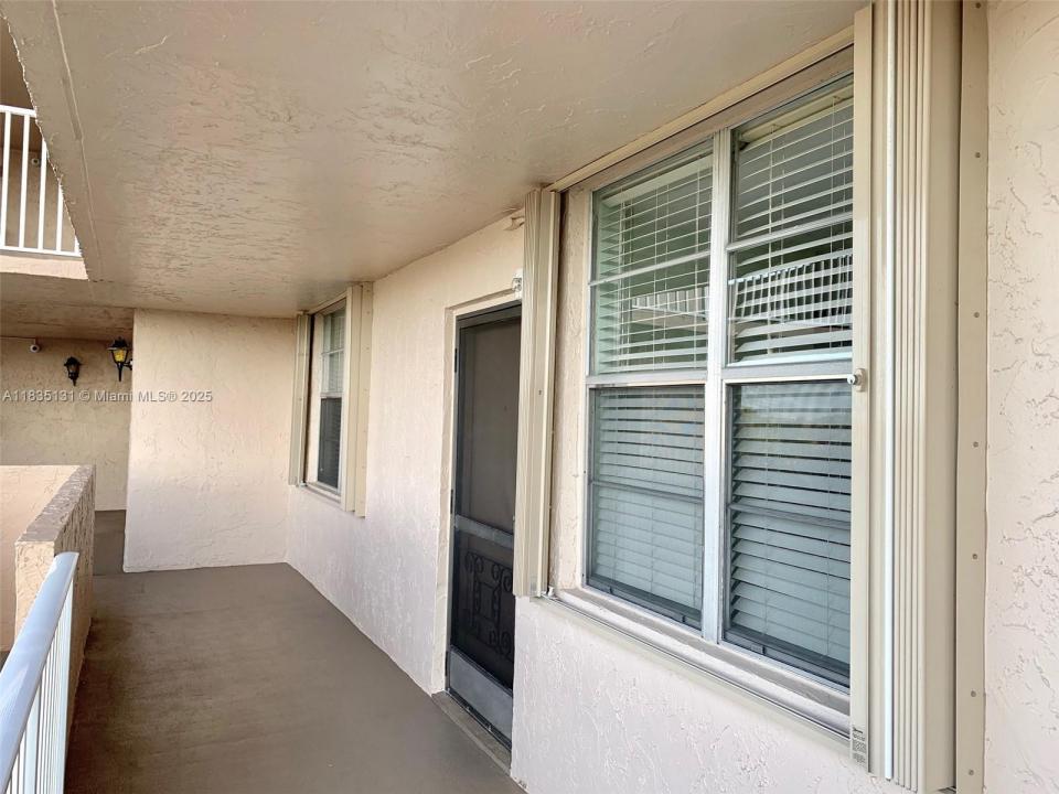 250 Jacaranda Dr 507, Plantation, Florida 33324