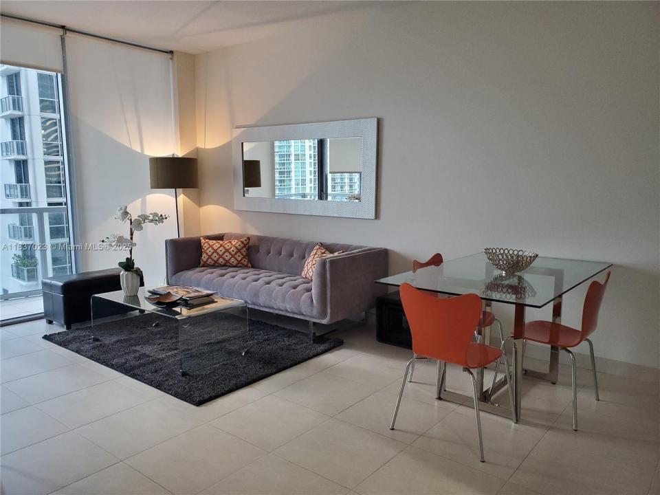 1050 Brickell Ave 1604, Miami, Flórida 33131, Estados Unidos