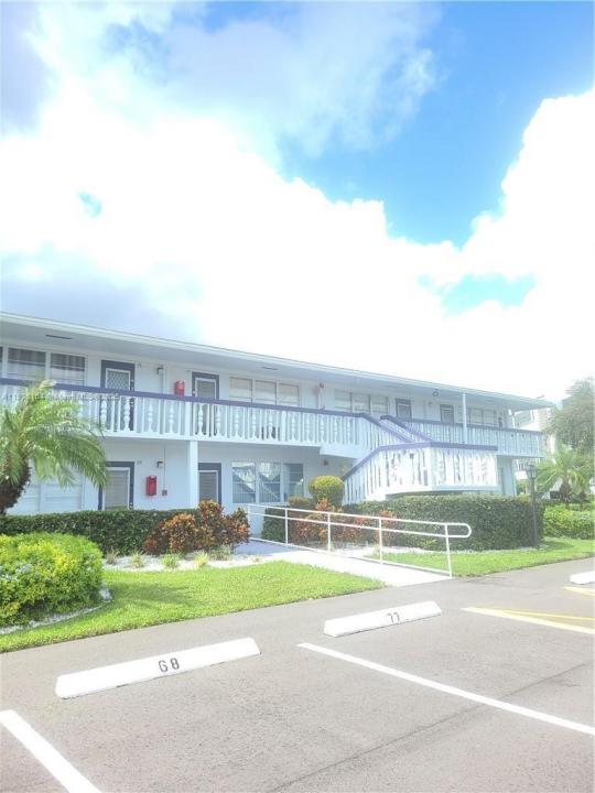 82 Oakridge G 82, Deerfield Beach, Floryda 33442, USA