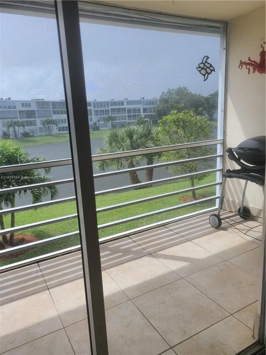 82 Oakridge G 82, Deerfield Beach, Floryda 33442, USA