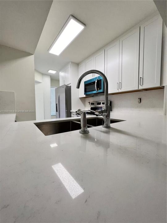 12472 NW 11th Ln 1905, Miami, Флорида 33182, Соединенные Штаты