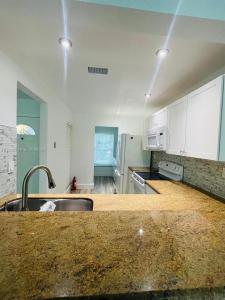8084 NW 41 8084, Sunrise, Florida 33351, USA