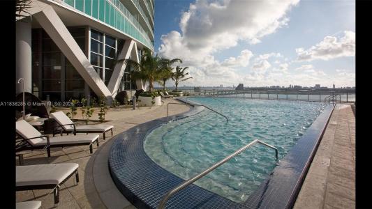 888 Biscayne Blvd 2702, Miami, Florida 33132, USA