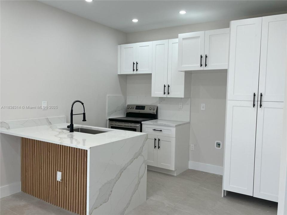 12331 SW 220th St 2, Goulds, Florida 33170