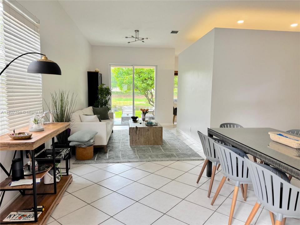 1074 Bluewood Ter 0, Weston, Flórida 33327, Estados Unidos