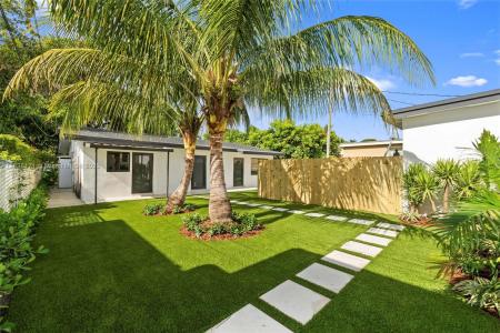 2442 SW 3rd St 4, Miami, Florida 33135, USA