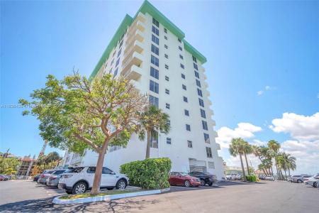 10350 W Bay Harbor Dr 8F, Bay Harbor Islands, Florida 33154, USA