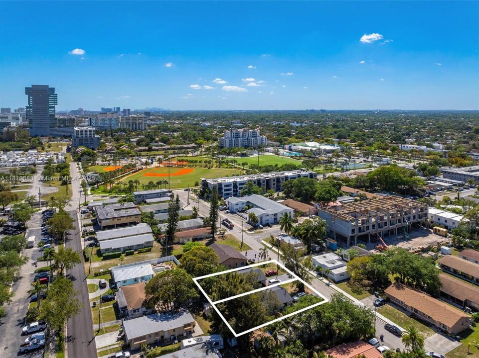 311 SE 3rd Ave, Hallandale Beach, 佛羅里達州 33009, 美國